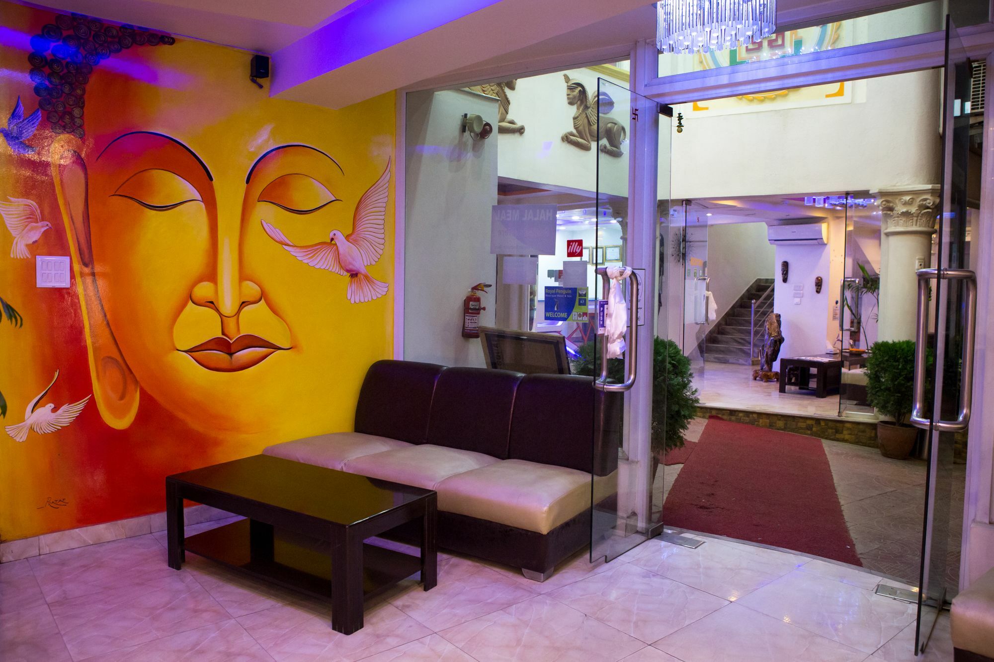 Royal Penguin Boutique Hotel & Spa Kathmandu Exterior photo
